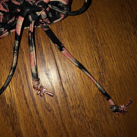 Cheeky reversible floral and animal printed bikini bottoms - Picture 2 of 6